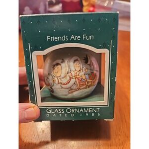 Friends Are Fun Hallmark Ornament 1986, Glass Ball, Frosty Friends Vintage (541)